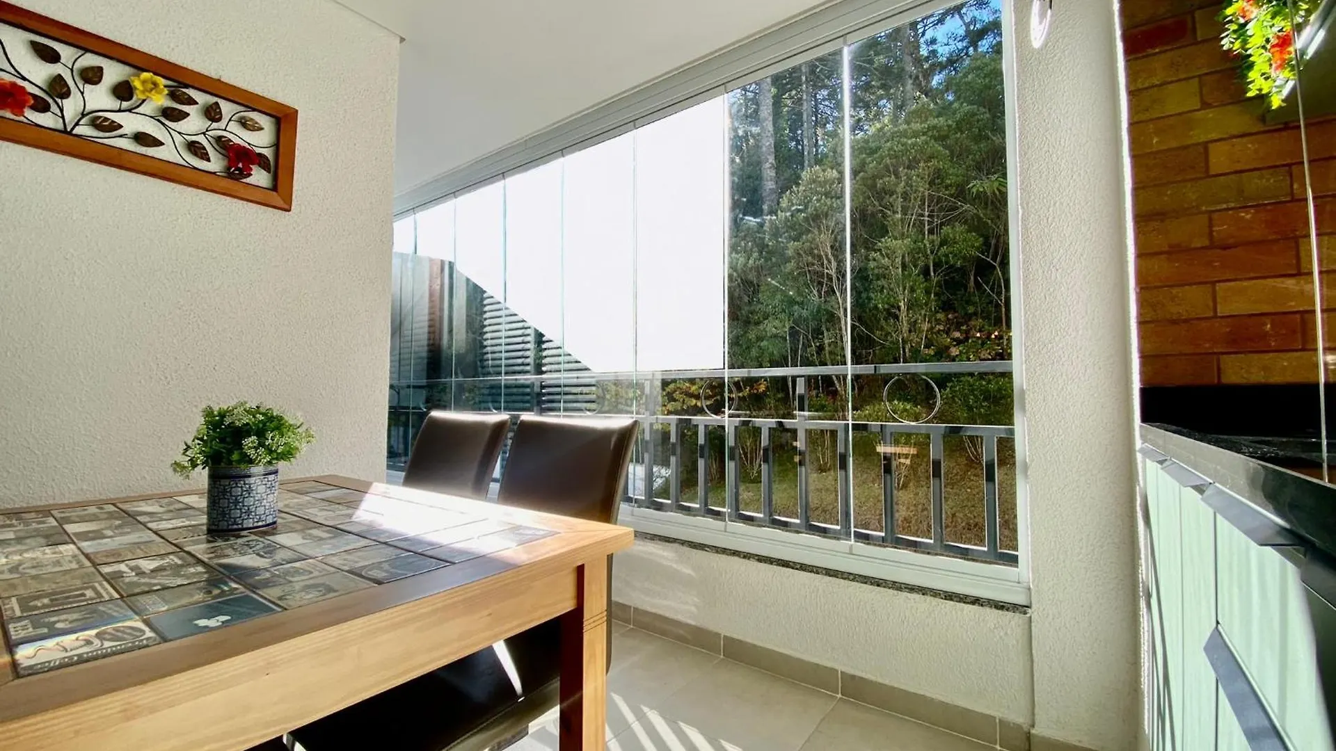 Oasis em Campos: Charmoso Apartamento com Vista para Fonte Simão Campos do Jordao